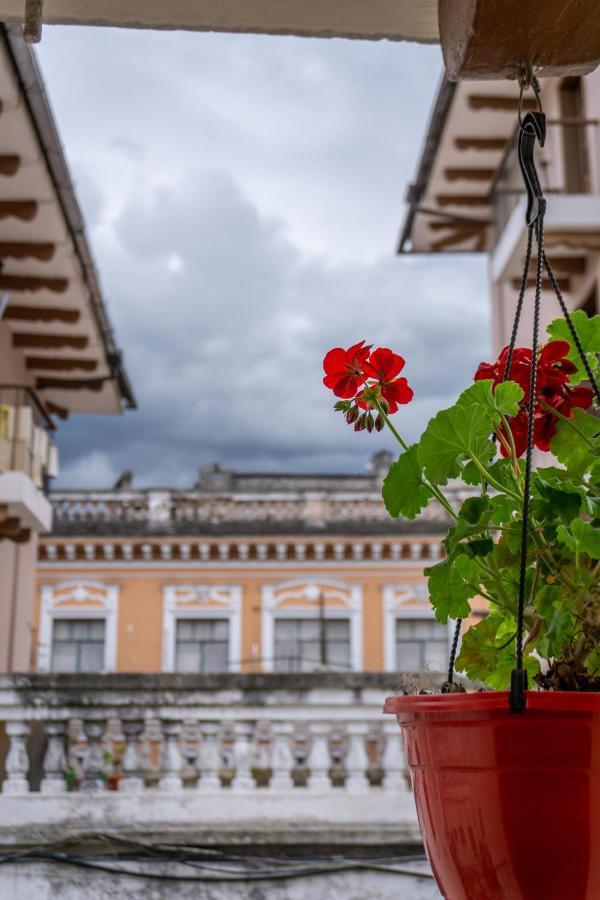 32 Juana De Arco Quito